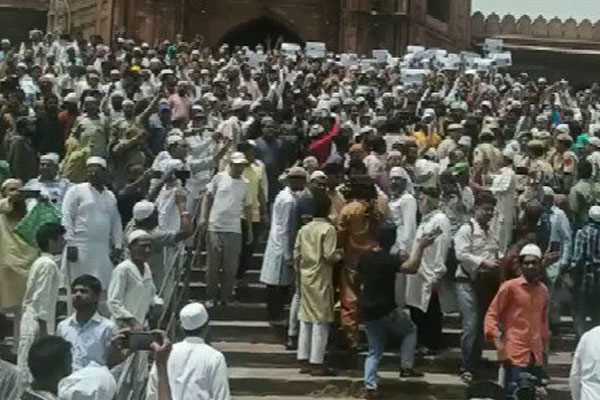 यूपी के सहारनपूर में नूपुर शर्मा के खिलाफ भारी विरोध प्रदर्शन, 36 हिरासत में